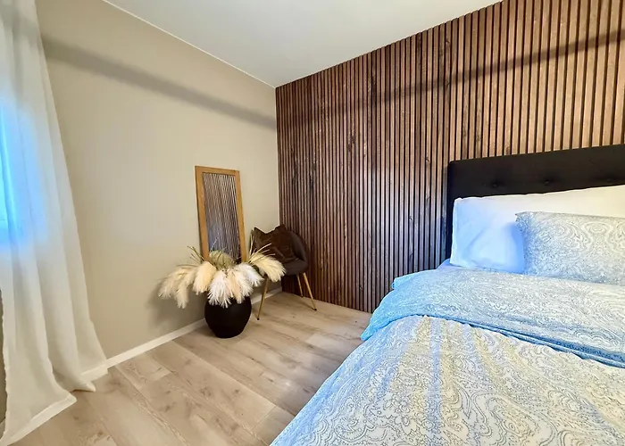 Fjord And Mountain View Tromsø