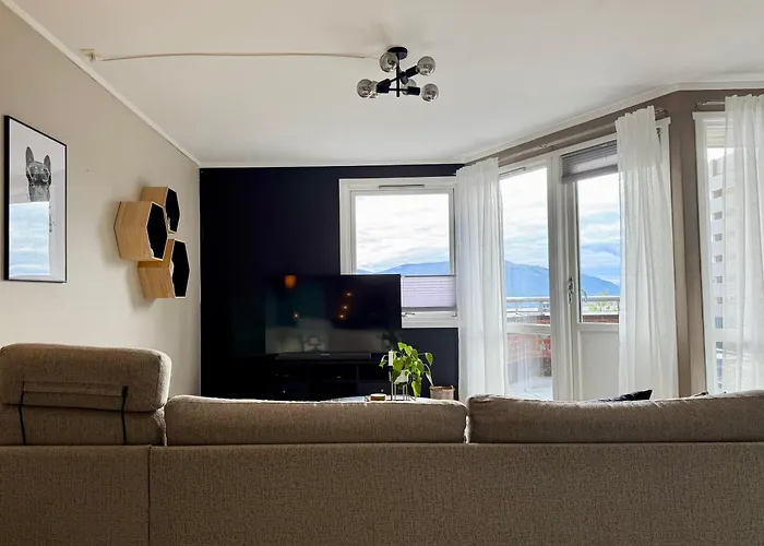 Fjord And Mountain View Tromsø