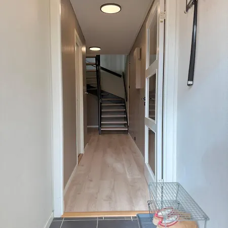 Fjord And Mountain View アパート