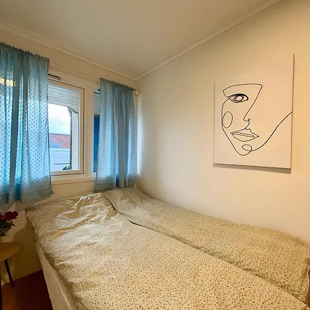 アパート Fjord And Mountain View